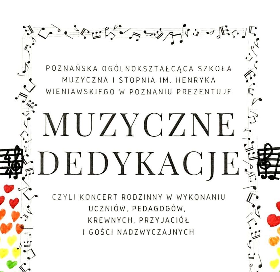 Plakat koncertu "Muzyczne dedykacje" przedstawia narysowane serca i nuty na pięciolinii na białym tle.